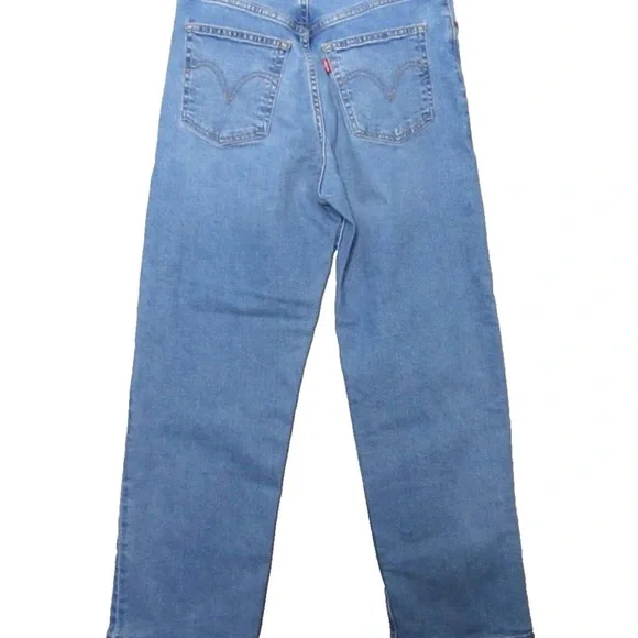 Levi's Women's Classic Blue Cropped Jeans - Picture 5 of 7